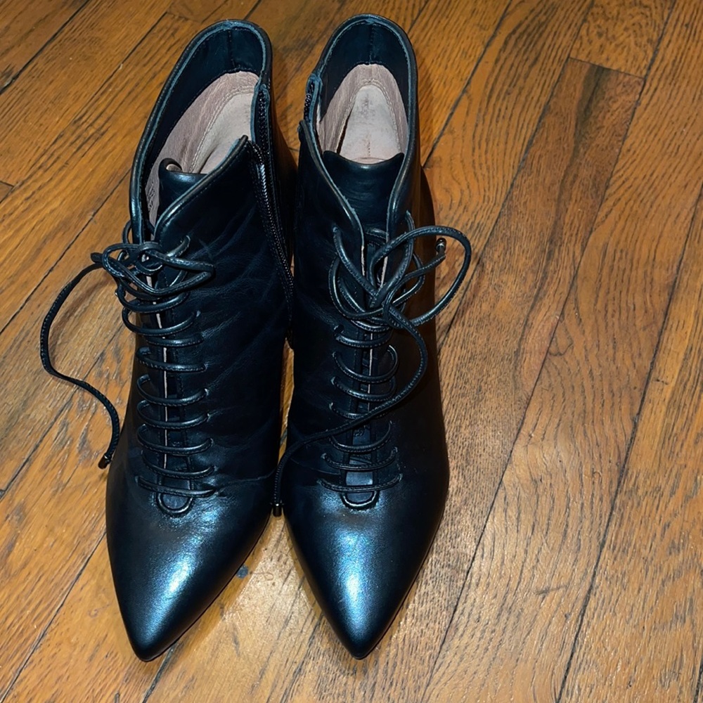 Super cute Antonio Melani black boot size 7.5 worn once